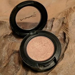 MAC Flip Frost Eye Shadow